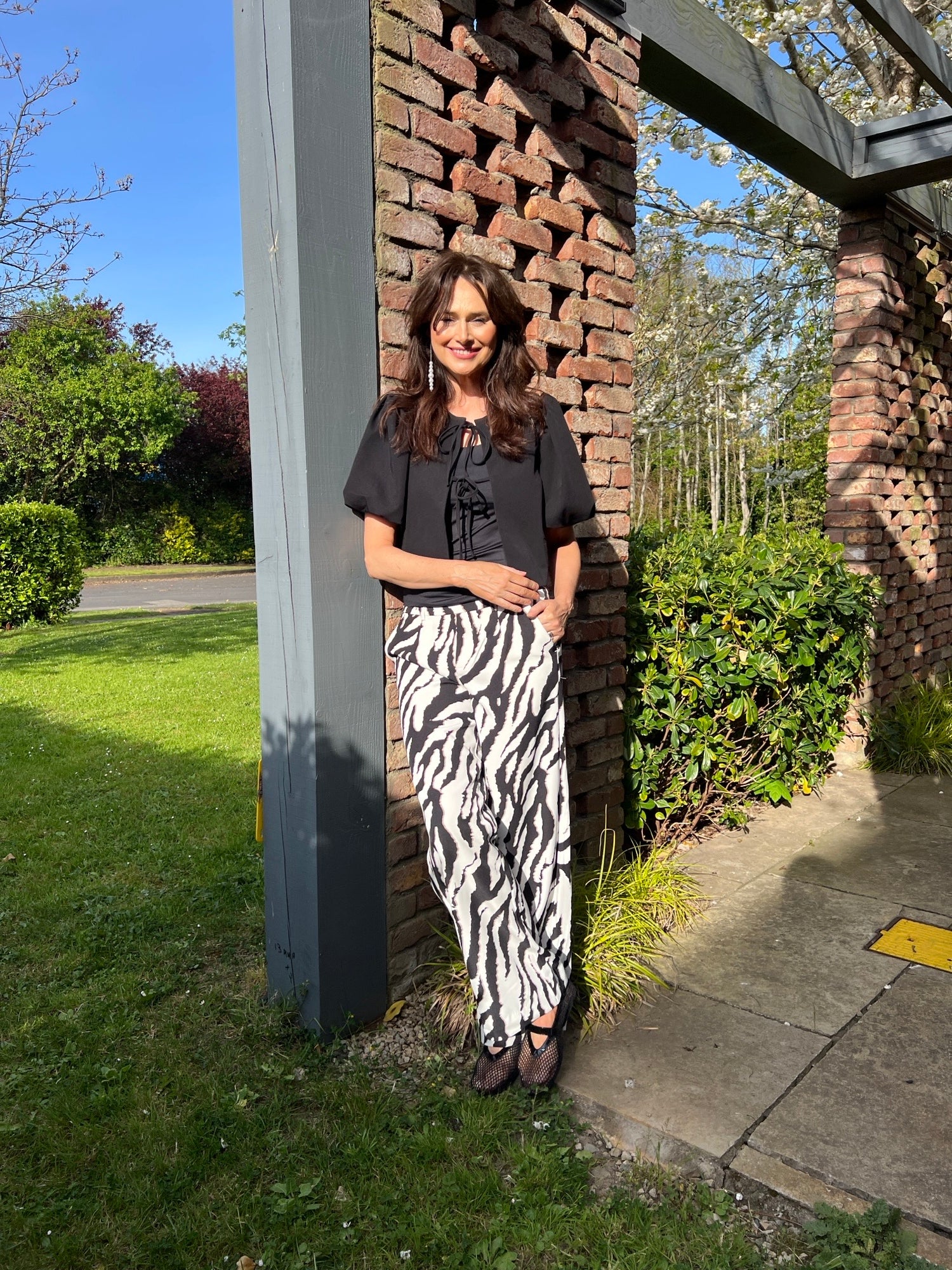 VIKENZA Tank Top - Black